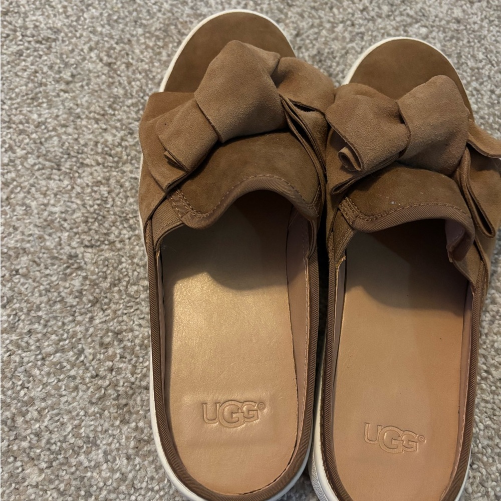 UGG Women's Tan Suede Bow Mules